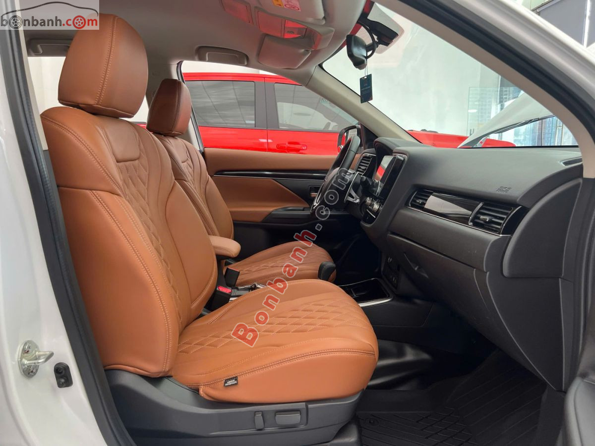 Bán ô tô Mitsubishi Outlander 2.0 CVT - 2022 - xe cũ