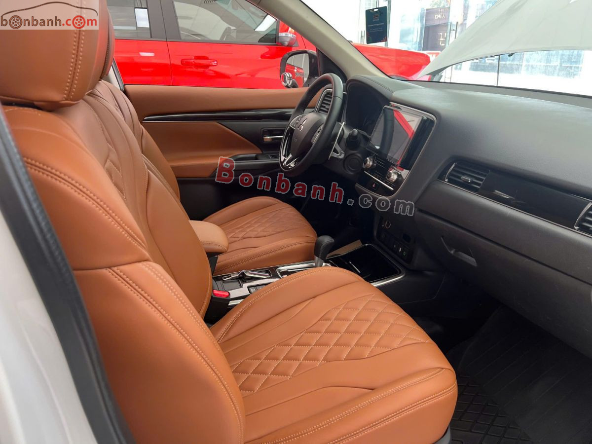 Bán ô tô Mitsubishi Outlander 2.0 CVT - 2022 - xe cũ