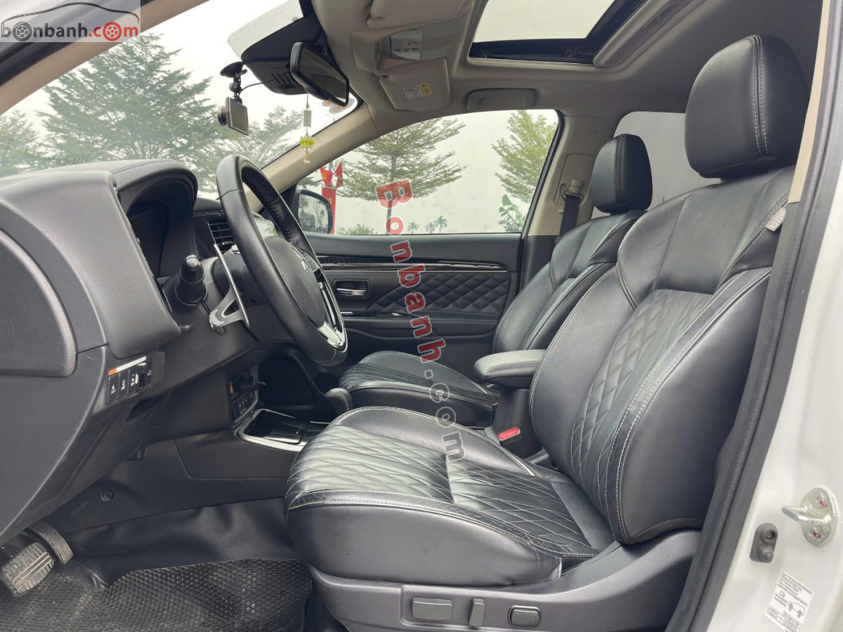 Bán ô tô Mitsubishi Outlander Premium 2.0 CVT - 2022 - xe cũ