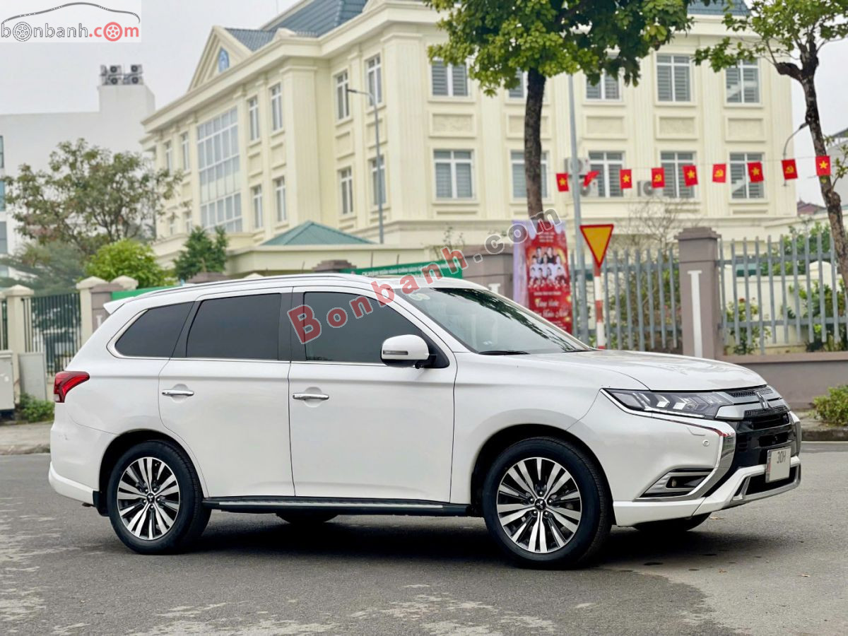Bán ô tô Mitsubishi Outlander Premium 2.0 CVT - 2022 - xe cũ