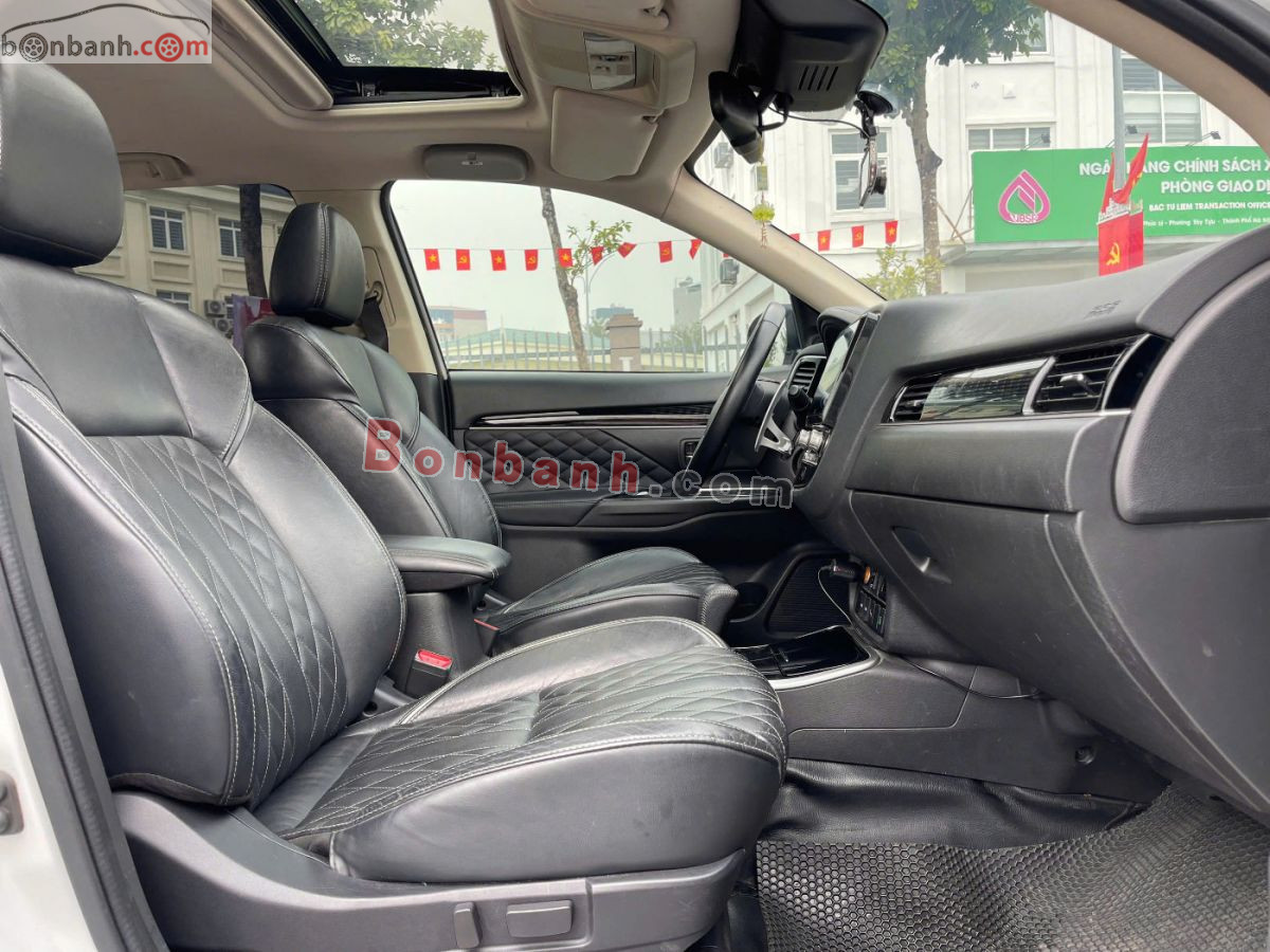 Bán ô tô Mitsubishi Outlander Premium 2.0 CVT - 2022 - xe cũ