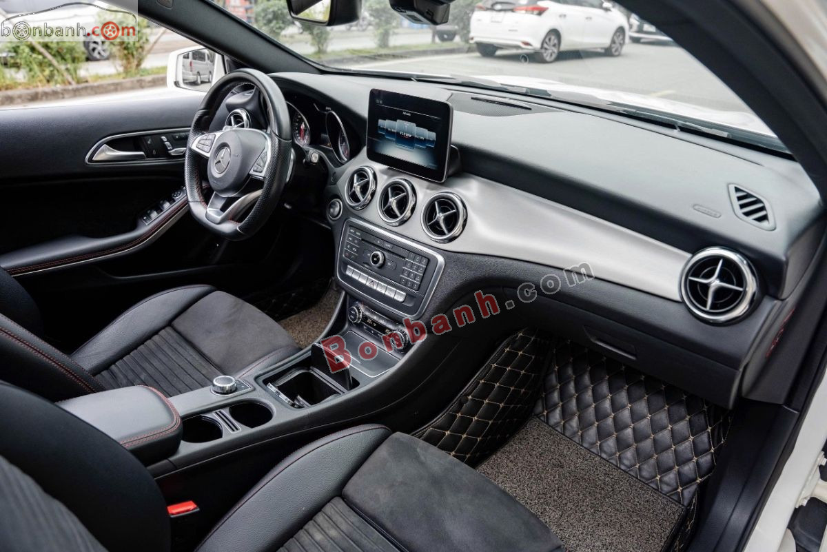 Bán ô tô Mercedes Benz GLA class GLA 250 4Matic - 2018 - xe cũ