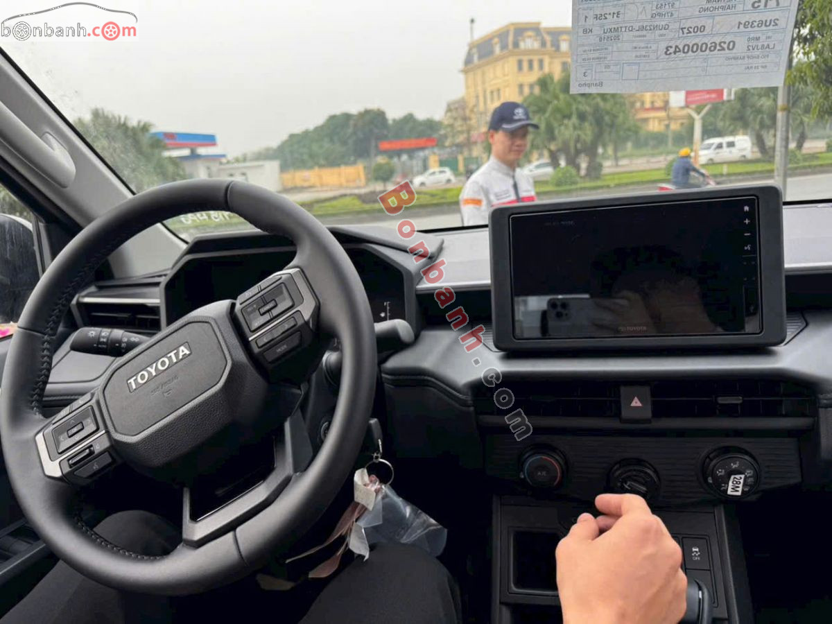 Bán ô tô Toyota Hilux Pro 2.8L 4x2 AT - 2026 - xe mới