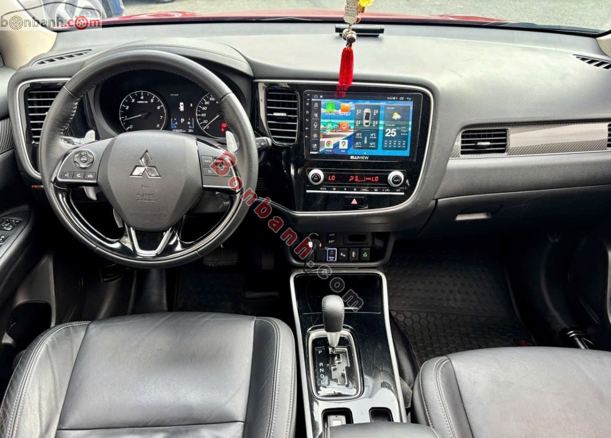 Bán ô tô Mitsubishi Outlander Premium 2.0 CVT - 2021 - xe cũ