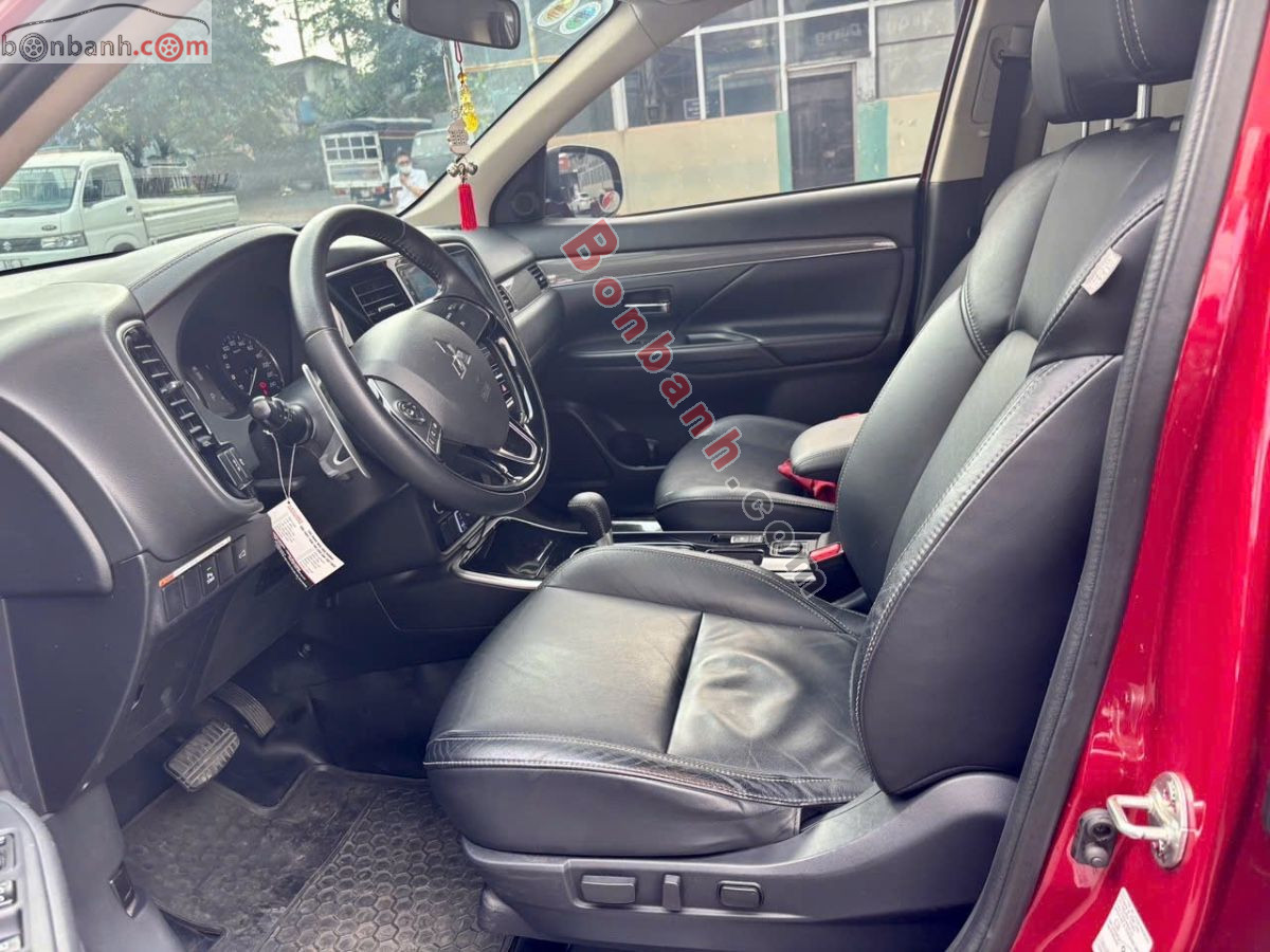 Bán ô tô Mitsubishi Outlander Premium 2.0 CVT - 2021 - xe cũ