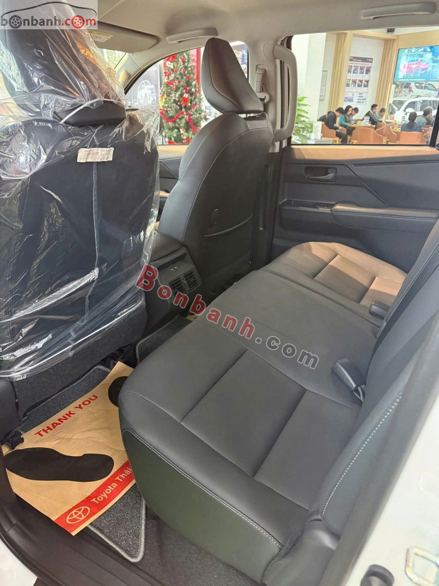 Bán ô tô Toyota Hilux Trailhunter 2.8L 4x4 AT - 2026 - xe mới