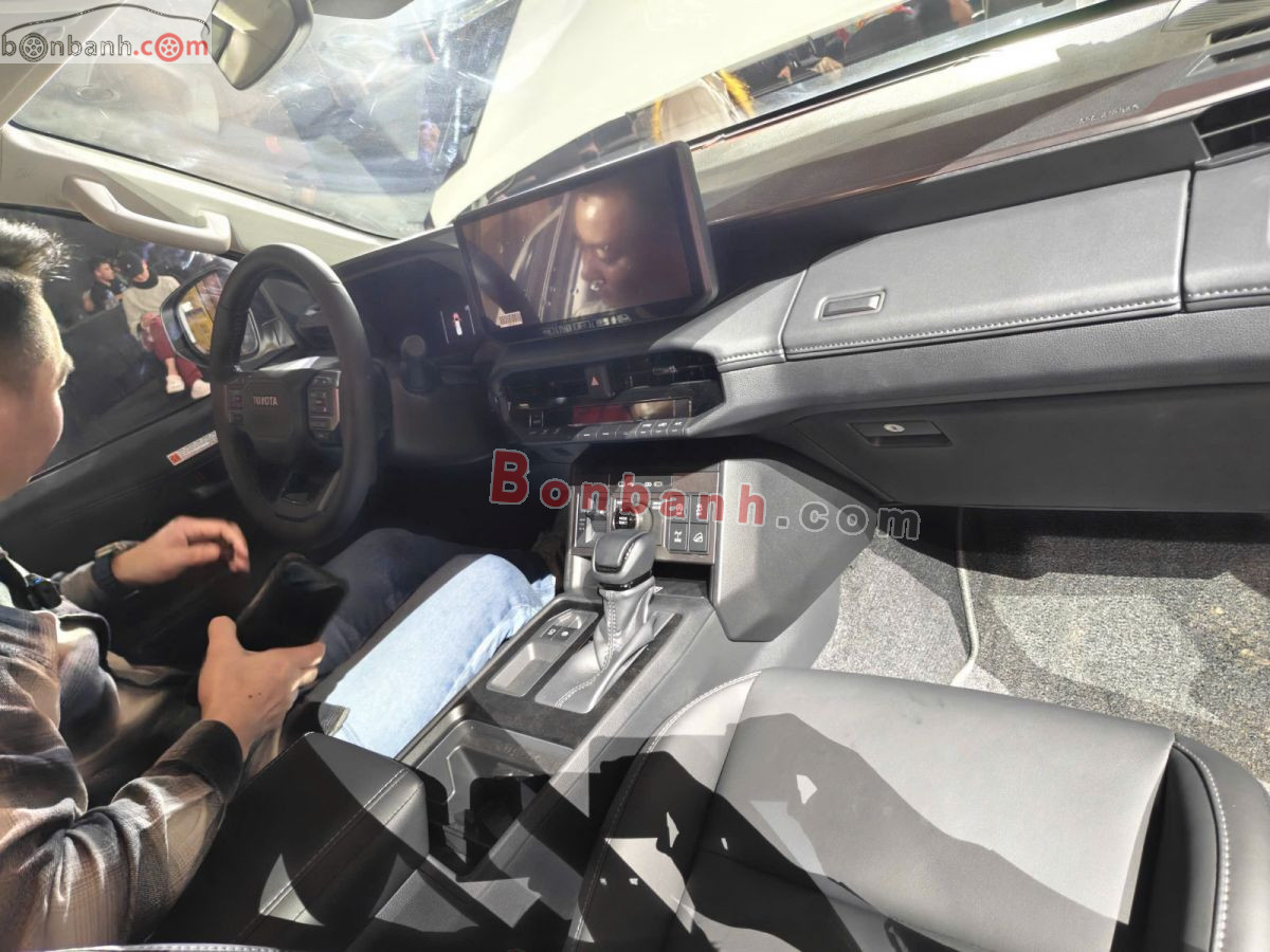 Bán ô tô Toyota Hilux Trailhunter 2.8L 4x4 AT - 2026 - xe mới