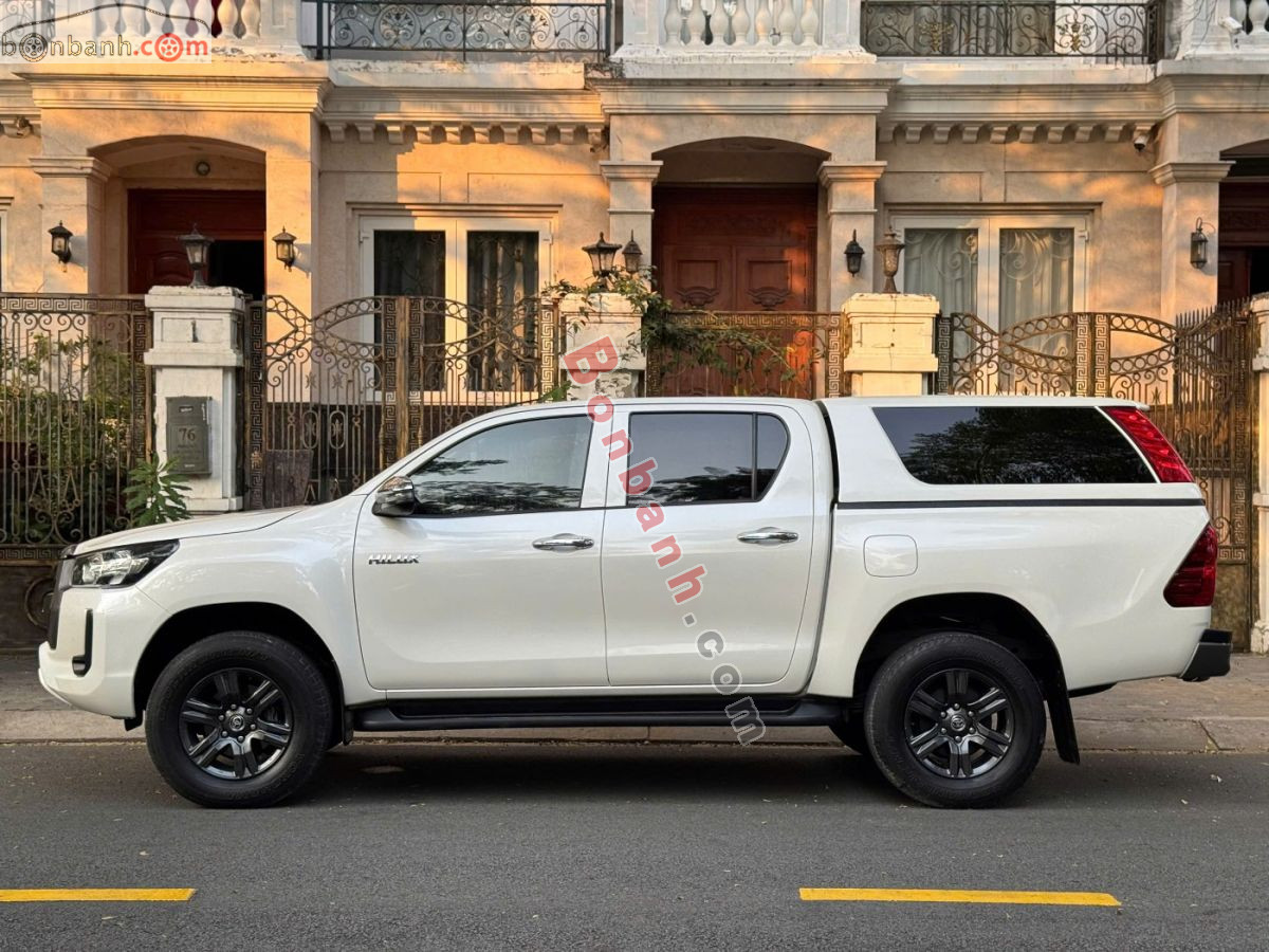 Bán ô tô Toyota Hilux 2.4L 4x2 AT - 2021 - xe cũ
