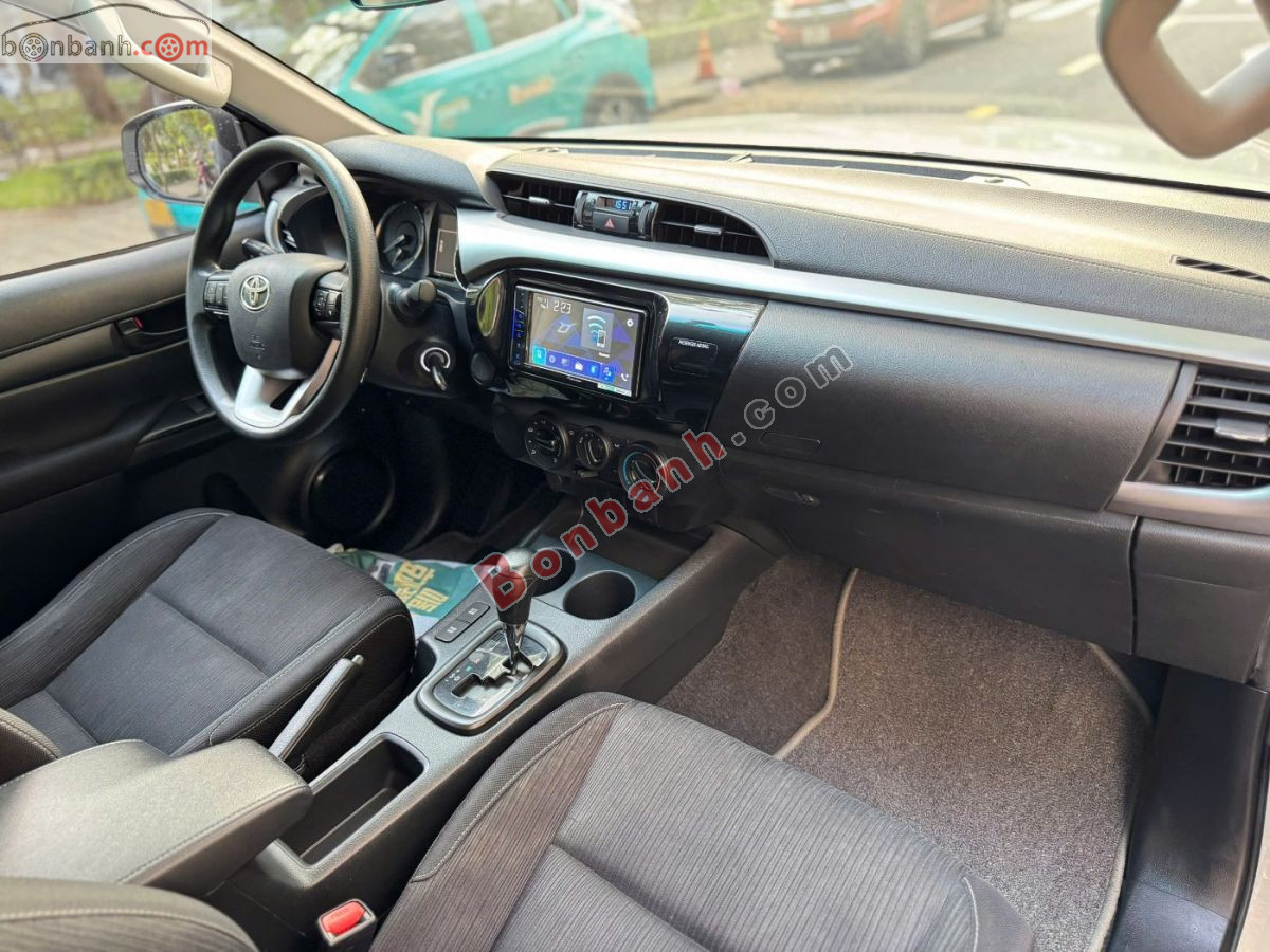 Bán ô tô Toyota Hilux 2.4L 4x2 AT - 2021 - xe cũ
