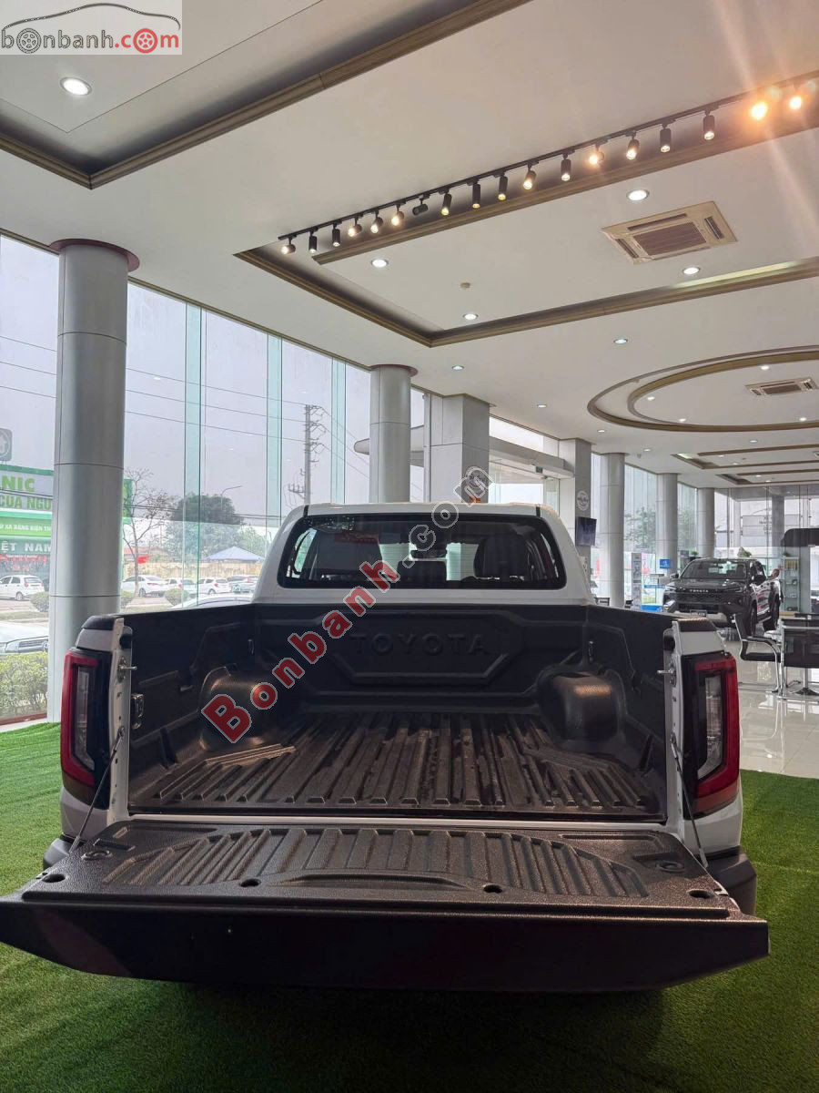 Bán ô tô Toyota Hilux Trailhunter 2.8L 4x4 AT - 2026 - xe mới