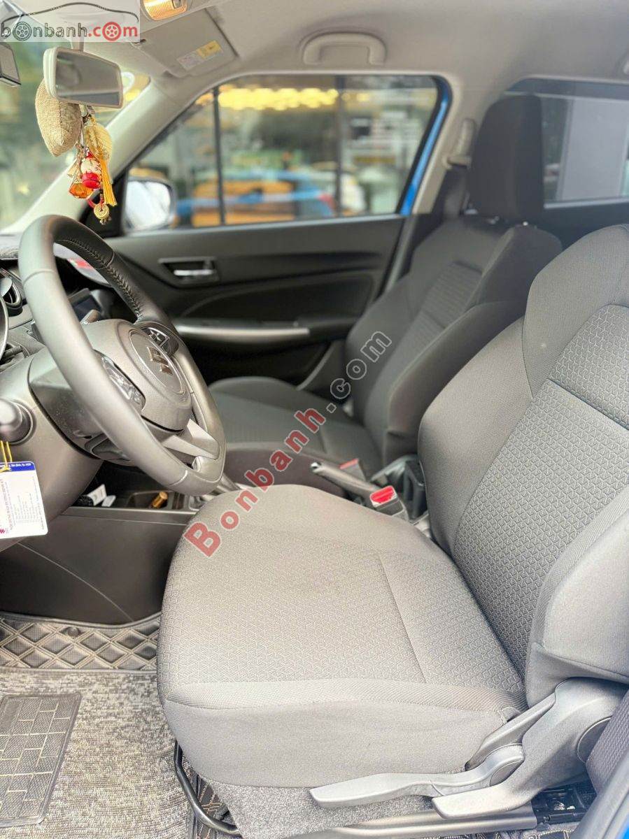 Bán ô tô Suzuki Swift GLX 1.2 AT - 2021 - xe cũ