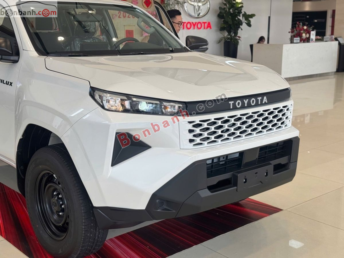 Bán ô tô Toyota Hilux Standard 2.8L 4x2 MT - 2026 - xe mới