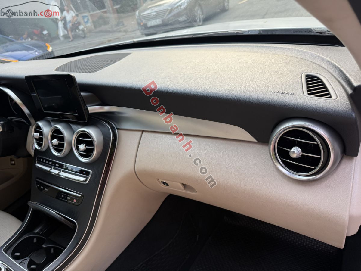 Bán ô tô Mercedes Benz C class C200 - 2019 - xe cũ