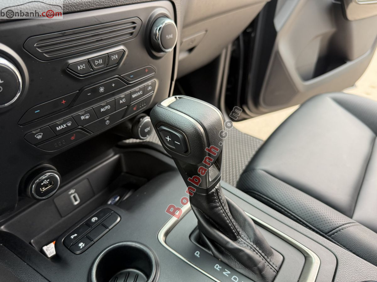 Bán ô tô Ford Everest Titanium 2.0L 4x2 AT - 2022 - xe cũ