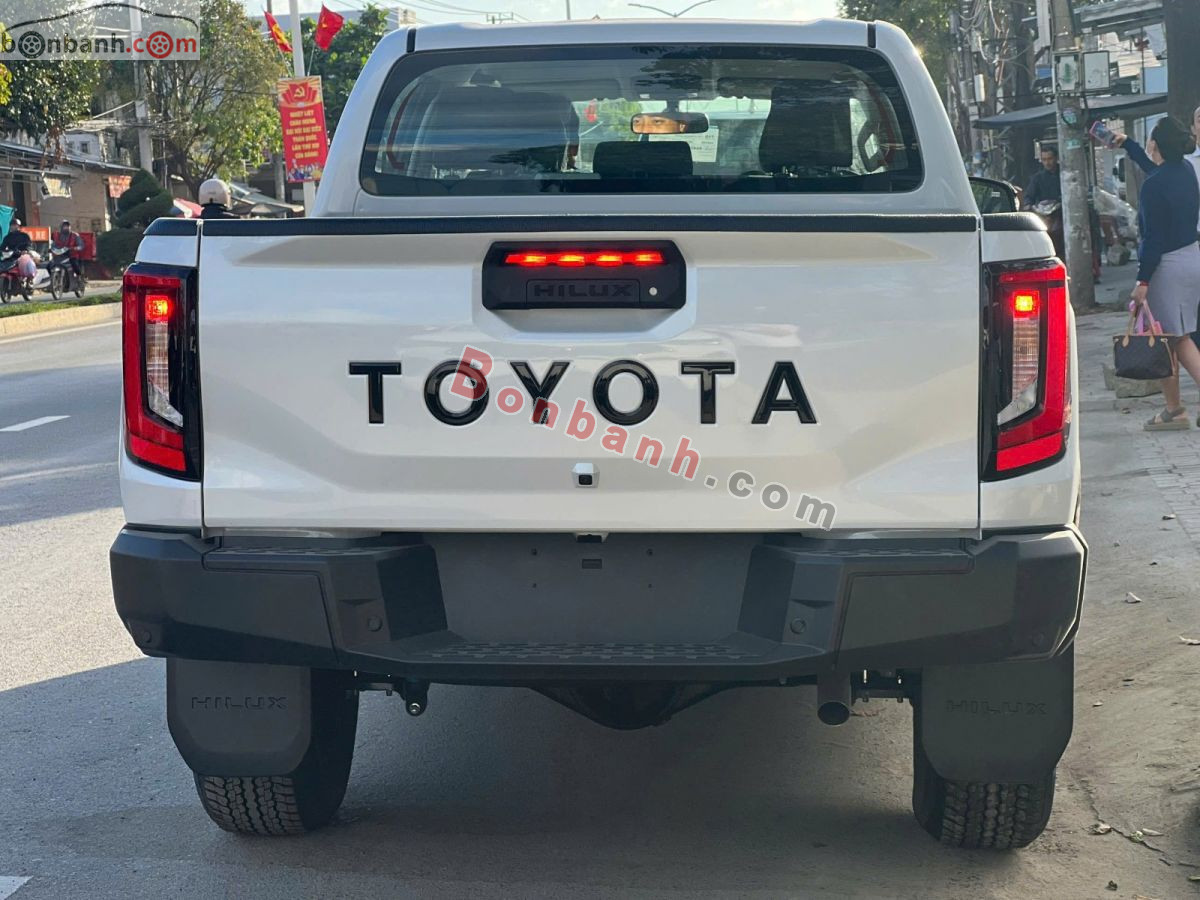 Bán ô tô Toyota Hilux Pro 2.8L 4x2 AT - 2026 - xe mới