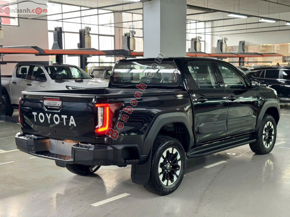 Bán ô tô Toyota Hilux Trailhunter 2.8L 4x4 AT - 2026 - xe mới