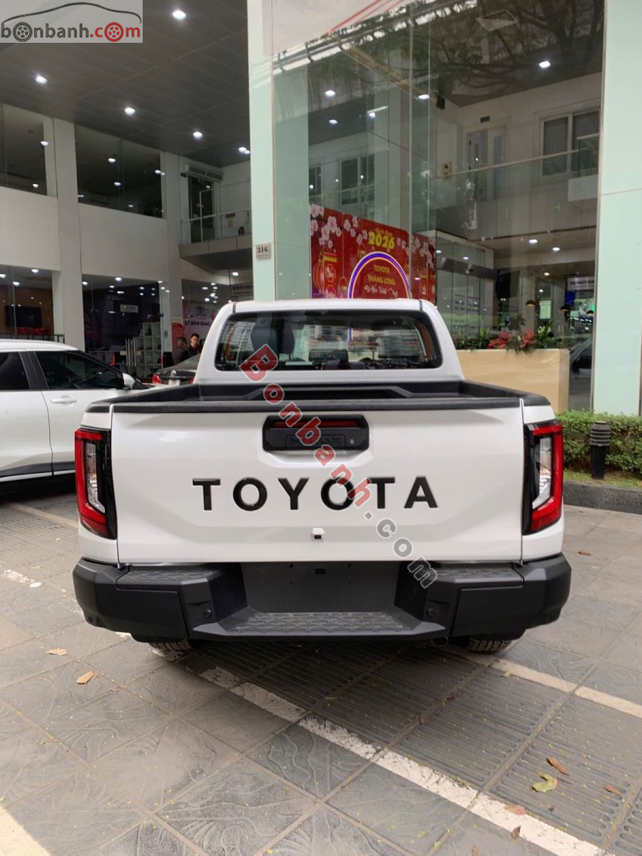Bán ô tô Toyota Hilux Adventure 2.8L 4x4 AT - 2025 - xe mới