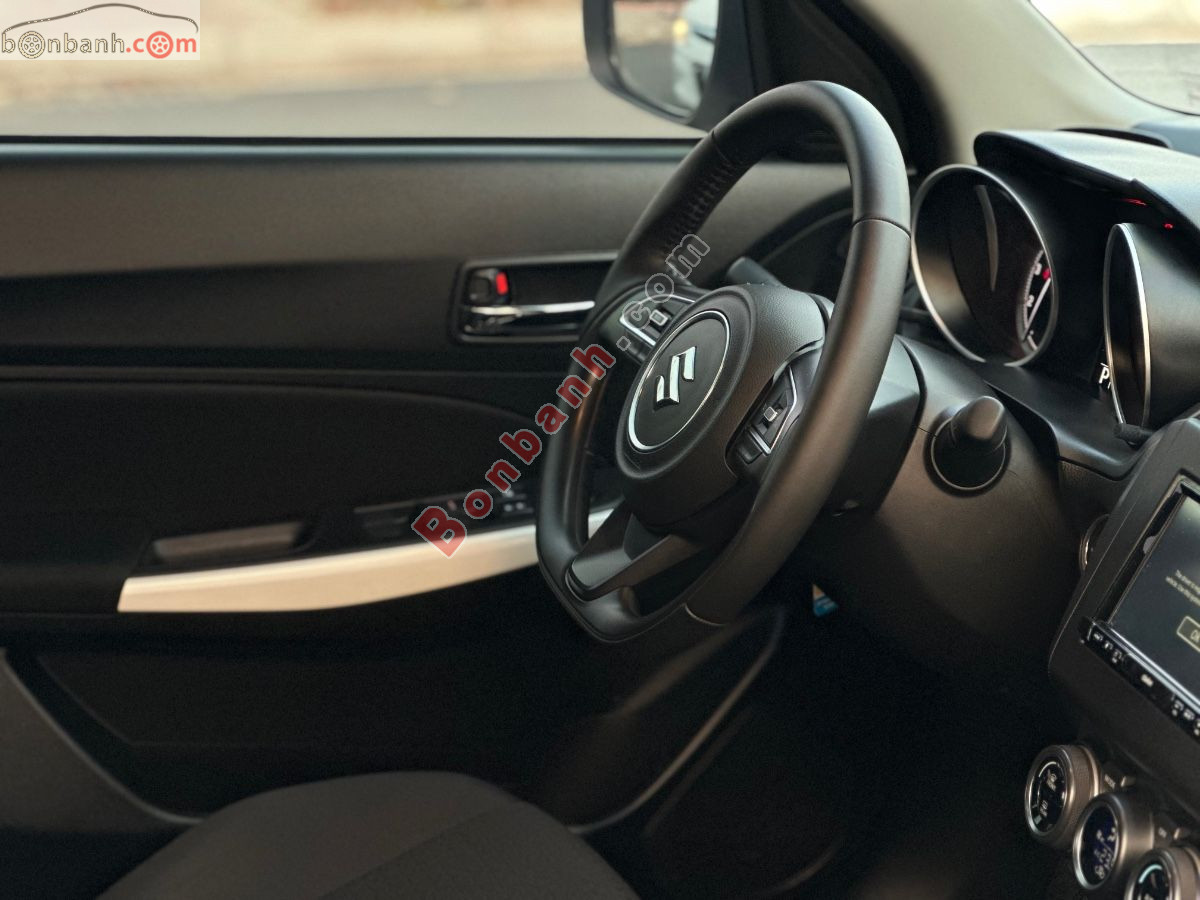 Bán ô tô Suzuki Swift GLX 1.2 AT - 2020 - xe cũ