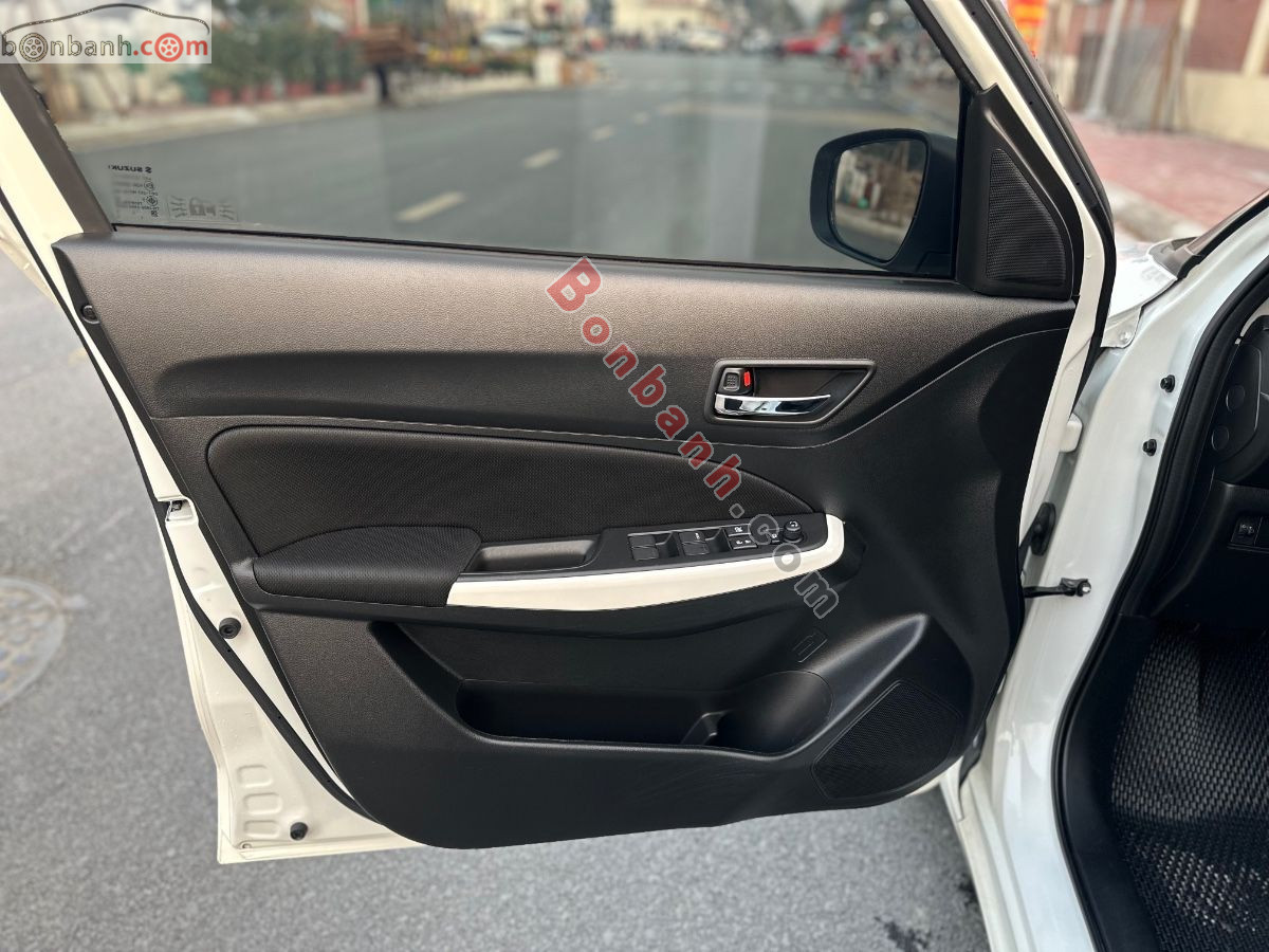 Bán ô tô Suzuki Swift GLX 1.2 AT - 2020 - xe cũ