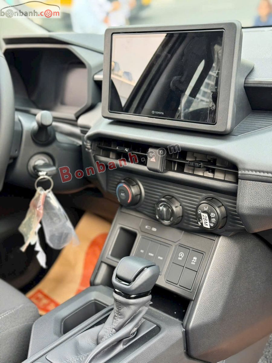 Bán ô tô Toyota Hilux Pro 2.8L 4x2 AT - 2026 - xe mới