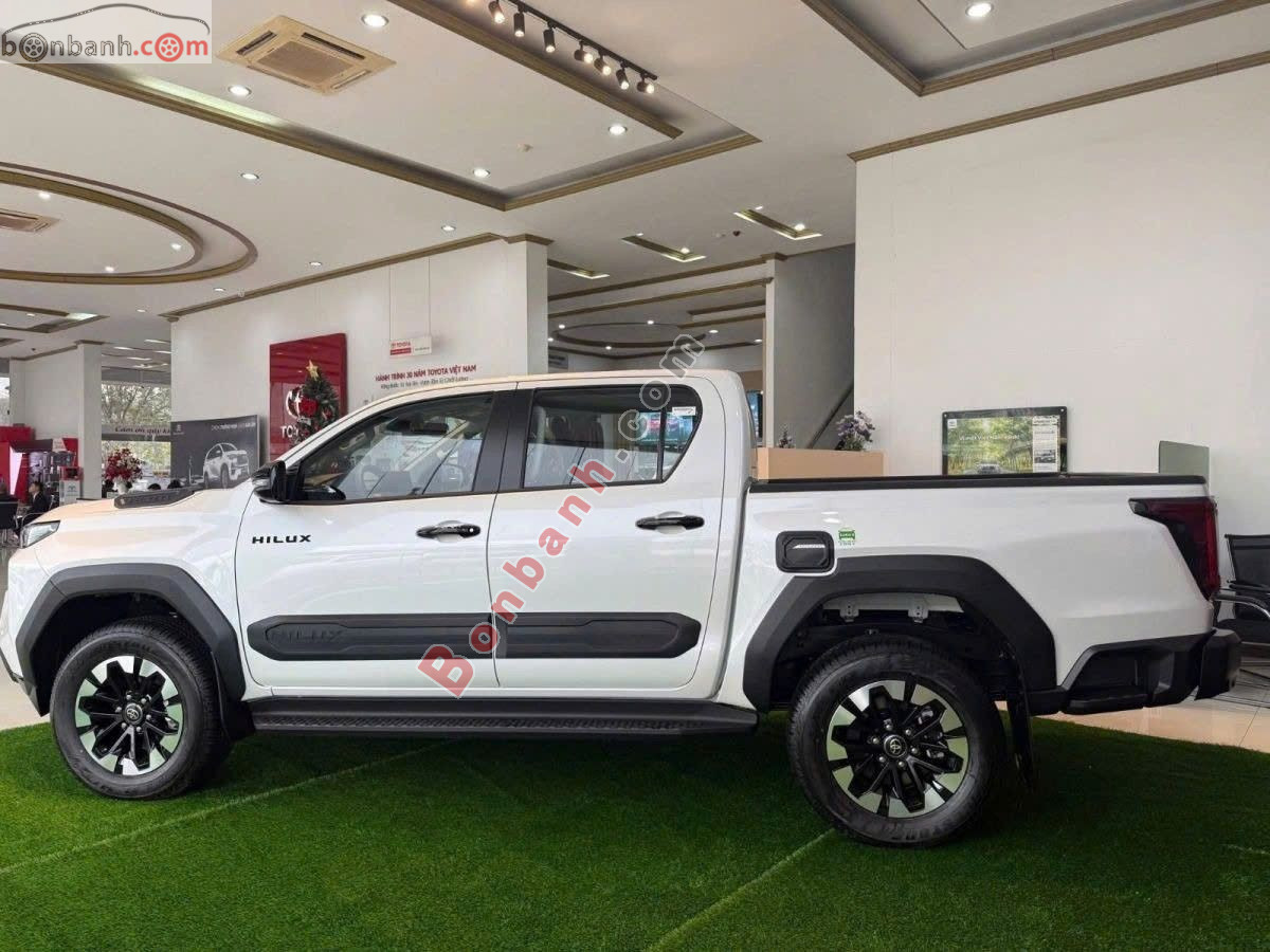 Bán ô tô Toyota Hilux Trailhunter 2.8L 4x4 AT - 2026 - xe mới
