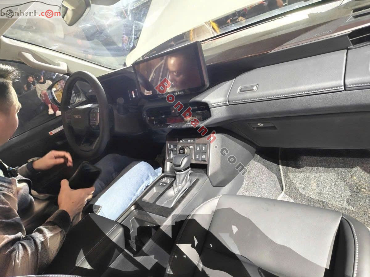 Bán ô tô Toyota Hilux Trailhunter 2.8L 4x4 AT - 2026 - xe mới