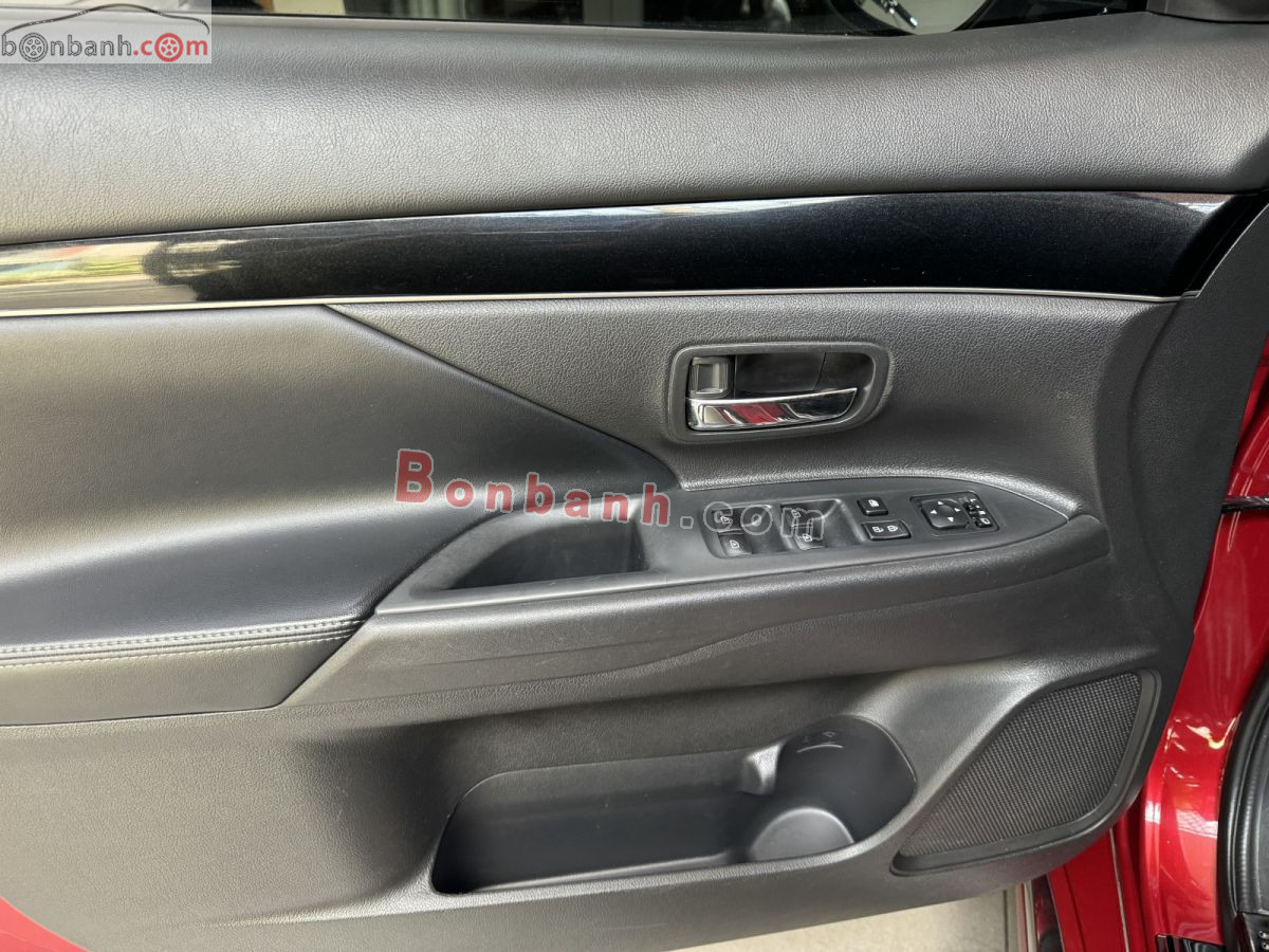 Bán ô tô Mitsubishi Outlander 2.0 CVT - 2022 - xe cũ