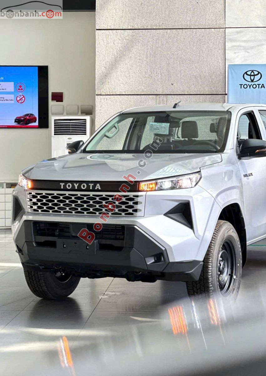 Bán ô tô Toyota Hilux Standard 2.8L 4x2 MT - 2026 - xe mới