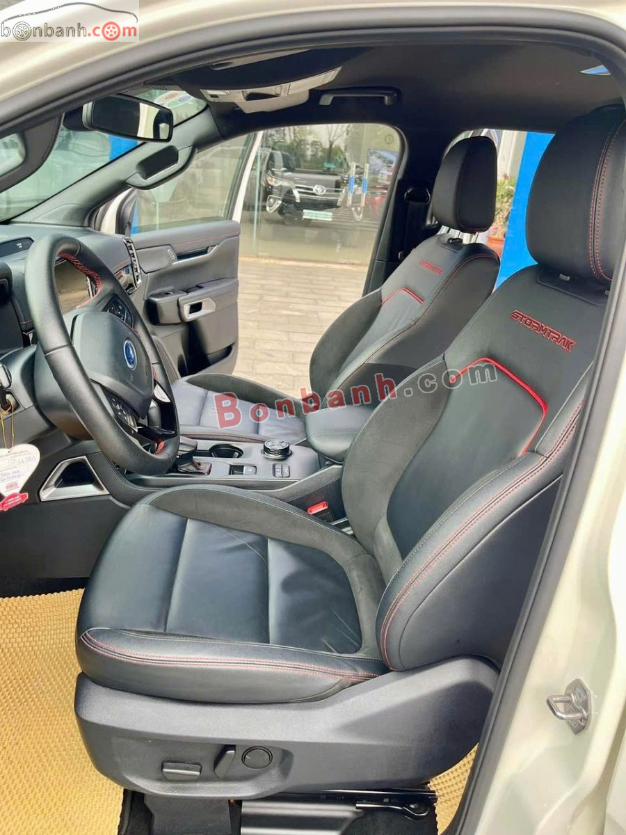 Bán ô tô Ford Ranger Stormtrak 2.0L 4x4 AT - 2024 - xe cũ