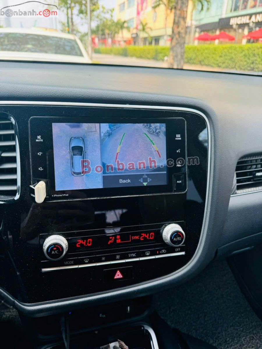 Bán ô tô Mitsubishi Outlander Premium 2.0 CVT - 2021 - xe cũ