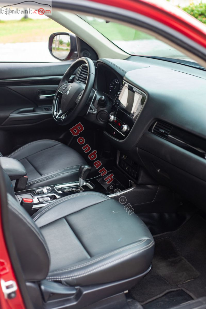 Bán ô tô Mitsubishi Outlander 2.0 CVT - 2021 - xe cũ