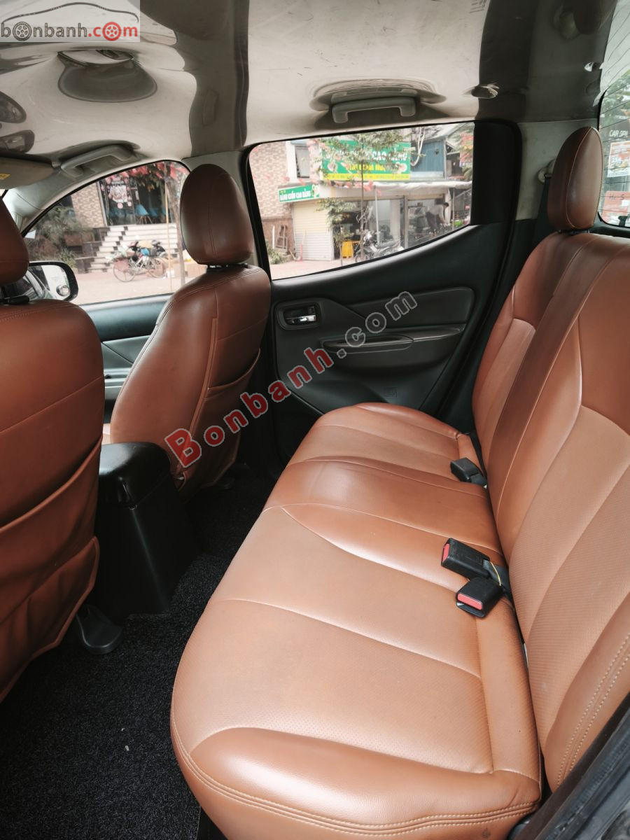 Bán ô tô Mitsubishi Triton 4x2 AT - 2018 - xe cũ