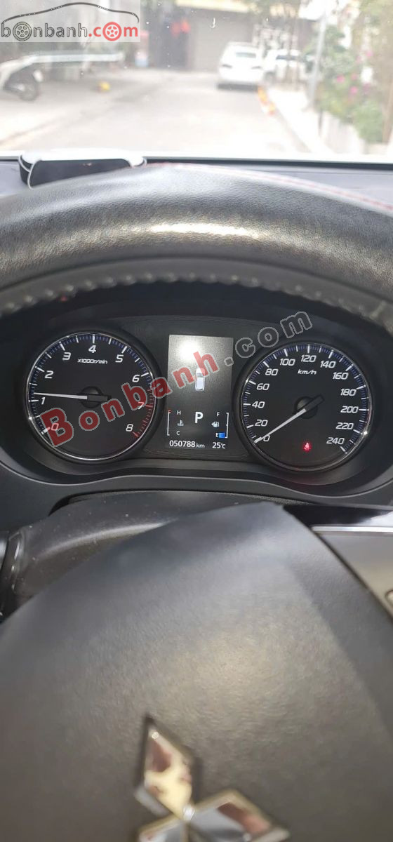 Bán ô tô Mitsubishi Outlander 2.0 CVT - 2019 - xe cũ