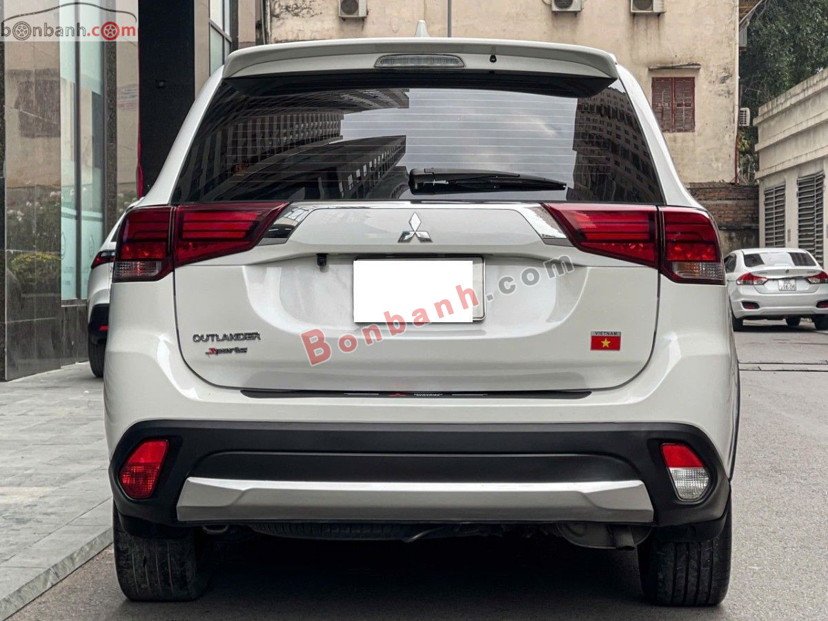 Bán ô tô Mitsubishi Outlander 2.0 CVT - 2018 - xe cũ