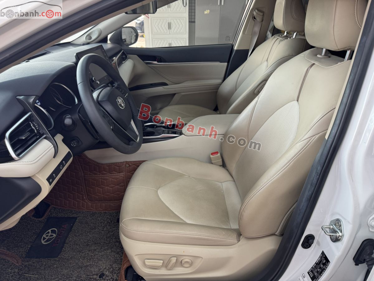 Bán ô tô Toyota Camry 2.0Q - 2022 - xe cũ