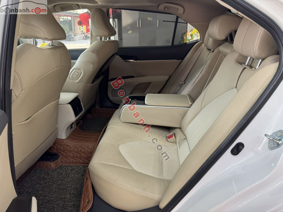 Bán ô tô Toyota Camry 2.0Q - 2022 - xe cũ