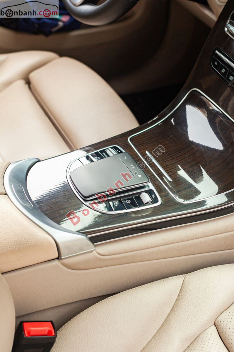 Bán ô tô Mercedes Benz GLC 200 - 2022 - xe cũ