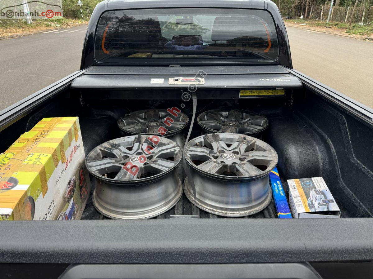 Bán ô tô Toyota Hilux 2.4L 4x2 AT - 2021 - xe cũ