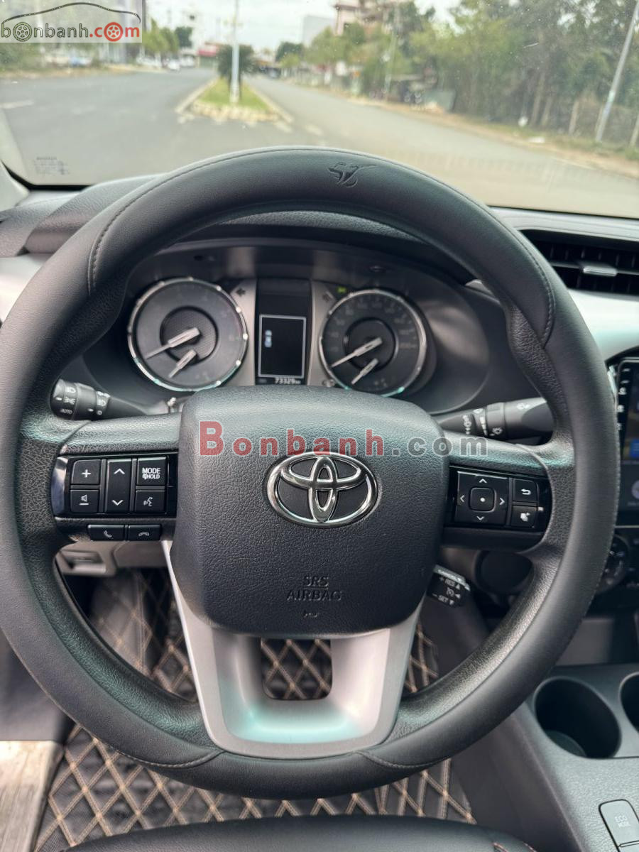 Bán ô tô Toyota Hilux 2.4L 4x2 AT - 2021 - xe cũ