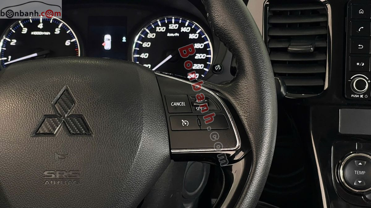 Bán ô tô Mitsubishi Outlander 2.0 CVT - 2019 - xe cũ