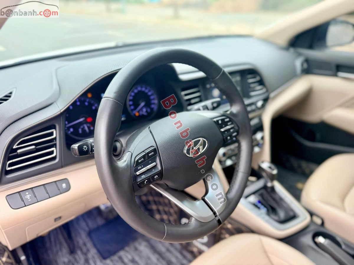 Bán ô tô Hyundai Elantra 2.0 AT - 2022 - xe cũ