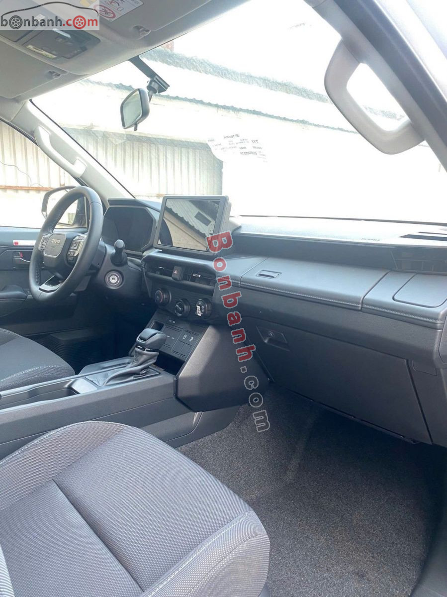 Bán ô tô Toyota Hilux Pro 2.8L 4x2 AT - 2026 - xe mới