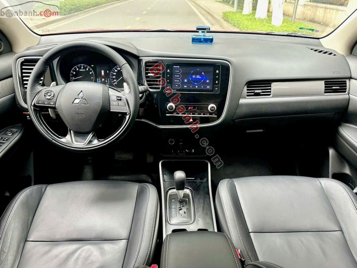 Bán ô tô Mitsubishi Outlander Premium 2.0 CVT - 2021 - xe cũ