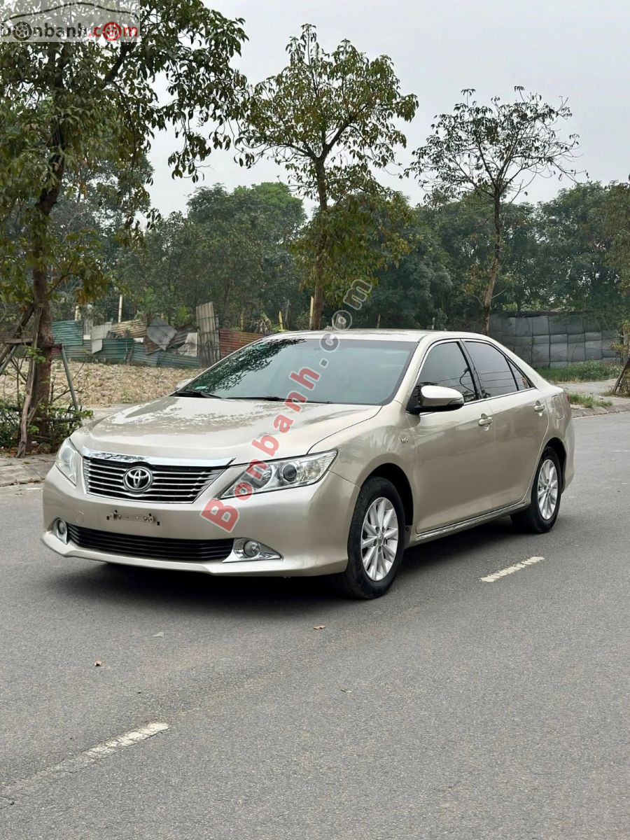 Bán ô tô Toyota Camry 2.0E - 2014 - xe cũ