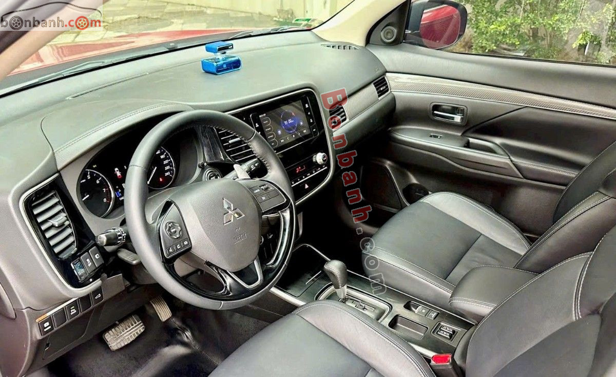 Bán ô tô Mitsubishi Outlander Premium 2.0 CVT - 2021 - xe cũ