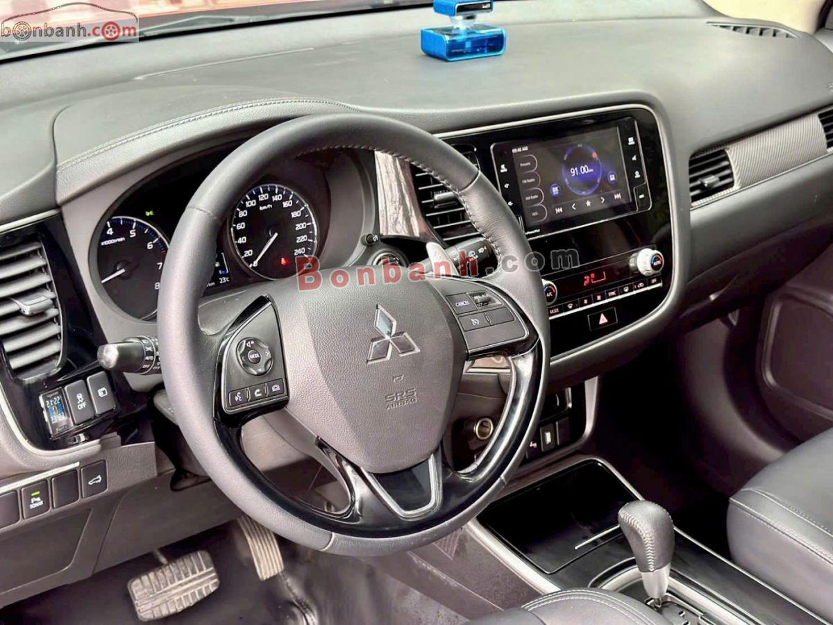 Bán ô tô Mitsubishi Outlander Premium 2.0 CVT - 2021 - xe cũ