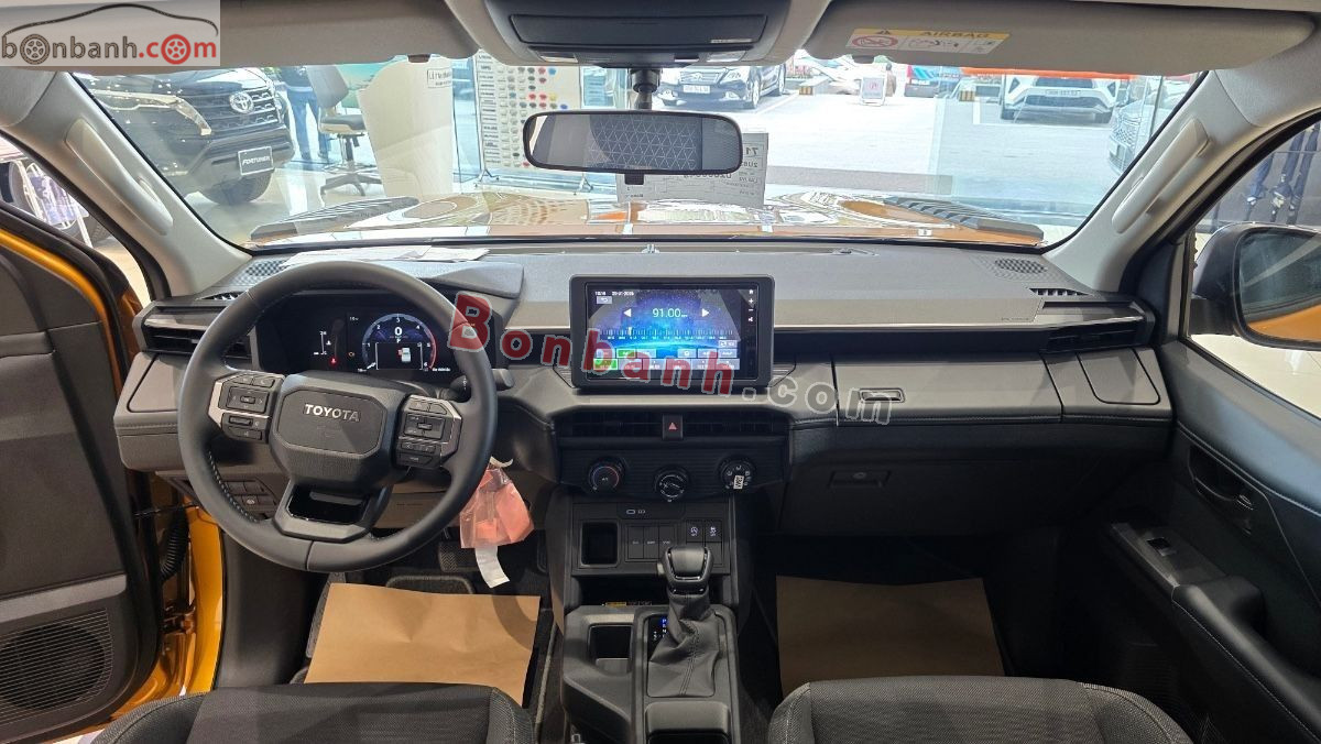 Bán ô tô Toyota Hilux Pro 2.8L 4x2 AT - 2026 - xe mới