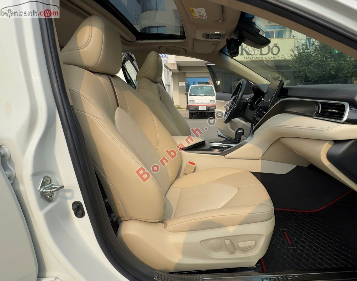 Bán ô tô Toyota Camry 2.0Q - 2022 - xe cũ