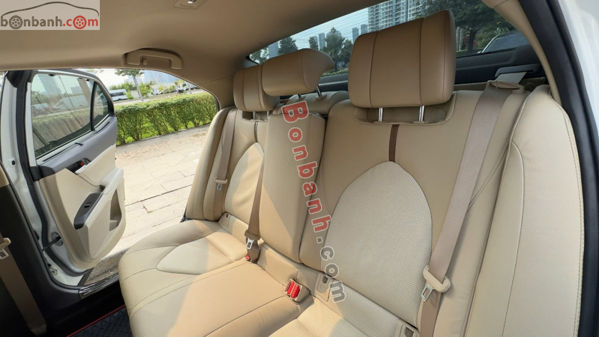 Bán ô tô Toyota Camry 2.0Q - 2022 - xe cũ