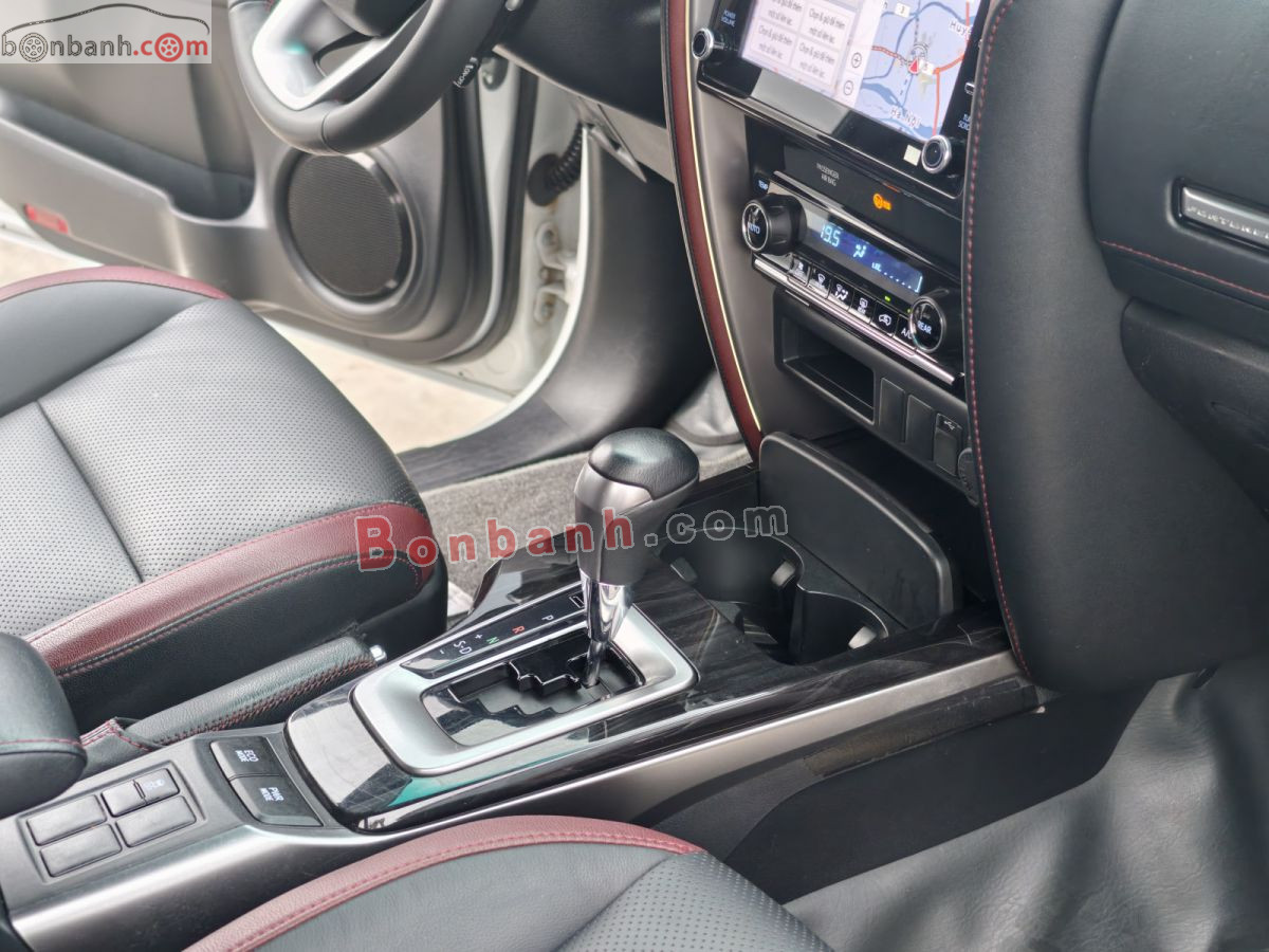 Bán ô tô Toyota Fortuner Legender 2.4L 4x2 AT - 2022 - xe cũ